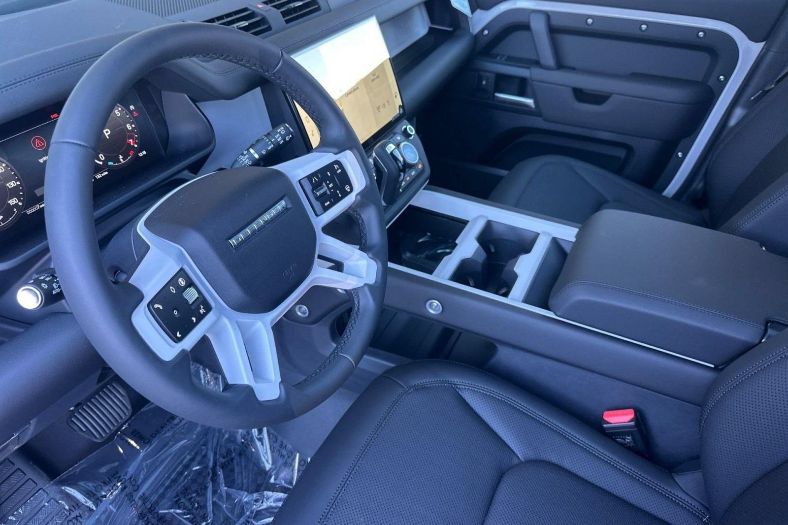 New 2026 Land Rover Defender 110 X-Dynamic SE AWD/4WD image 4