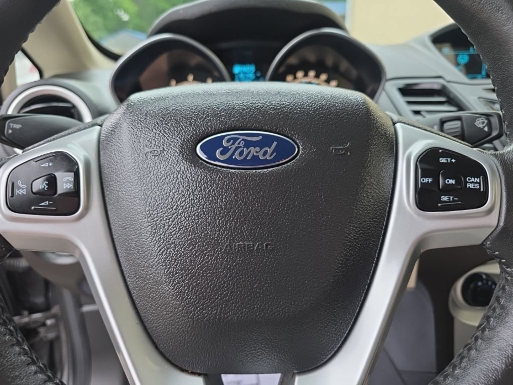 Used 2015 Ford Fiesta SE FWD image 16
