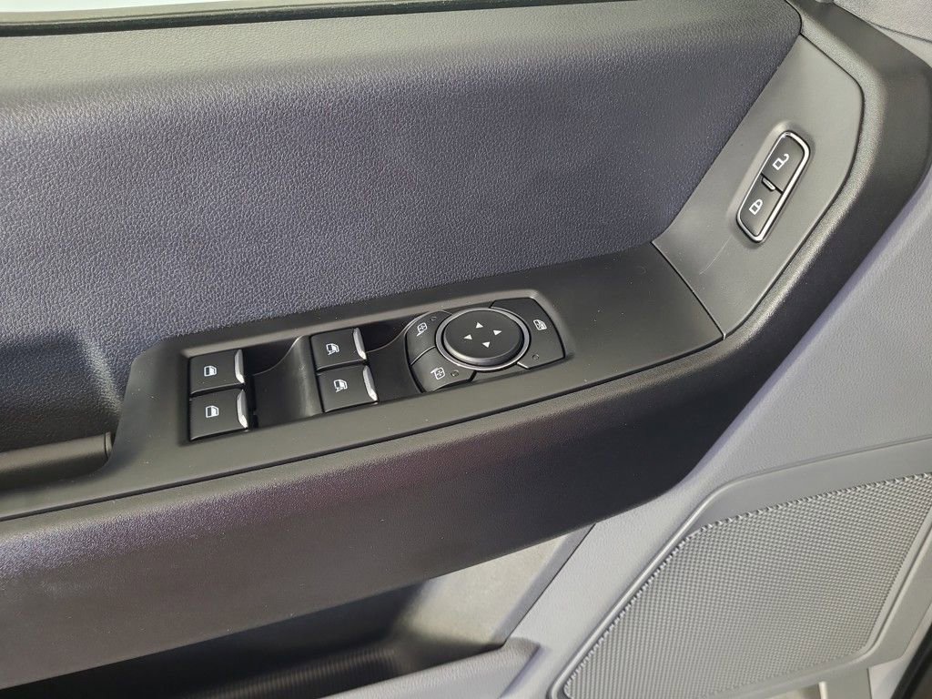 Used 2025 Ford F250 XL w/ FX4 Off-Road Package image 17