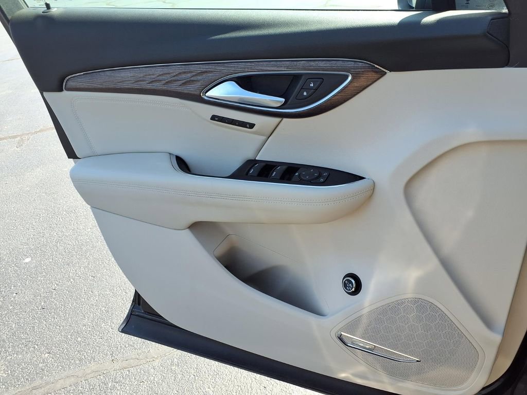 Used 2023 Buick Envision Avenir AWD/4WD image 25