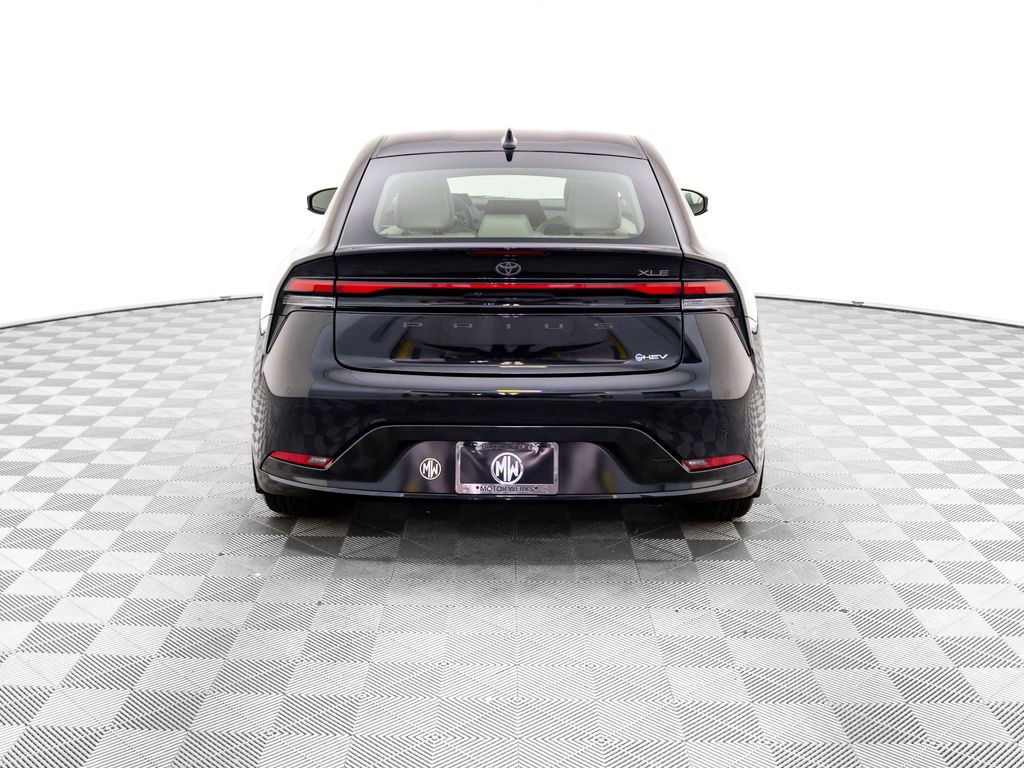 Used 2024 Toyota Prius XLE image 4