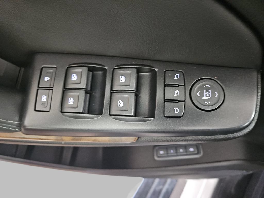 Used 2020 GMC Yukon Denali w/ Denali Ultimate Package AWD/4WD image 35