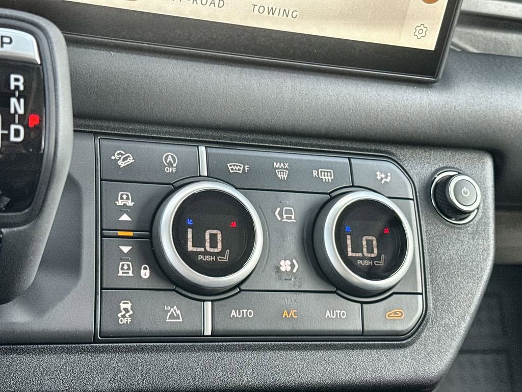 Used 2025 Land Rover Defender 110 S image 20
