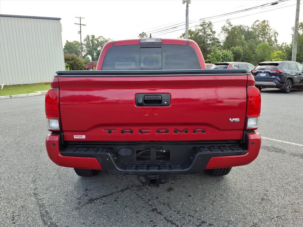 Used 2017 Toyota Tacoma TRD Sport w/ Premium & Technology Package AWD/4WD image 11