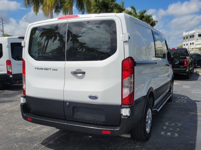 Used 2024 Ford Transit 250 Low Roof w/ Exterior Upgrade Package RWD image 3
