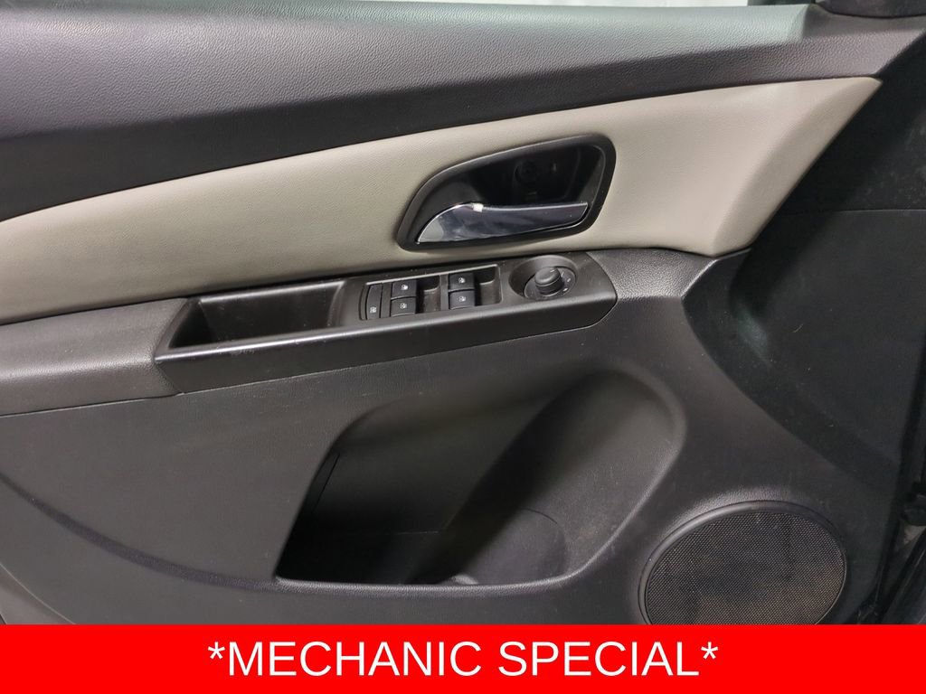 Used 2014 Chevrolet Cruze LS image 28