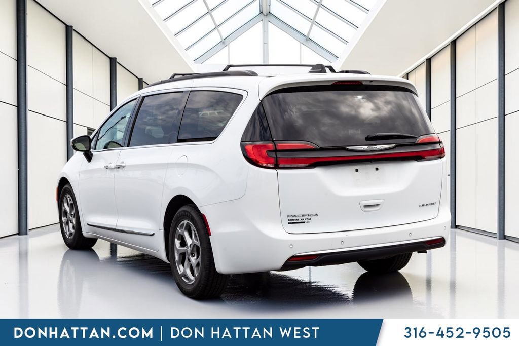 Used 2023 Chrysler Pacifica Limited FWD image 25