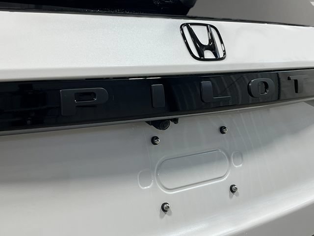 New 2026 Honda Pilot Touring image 9