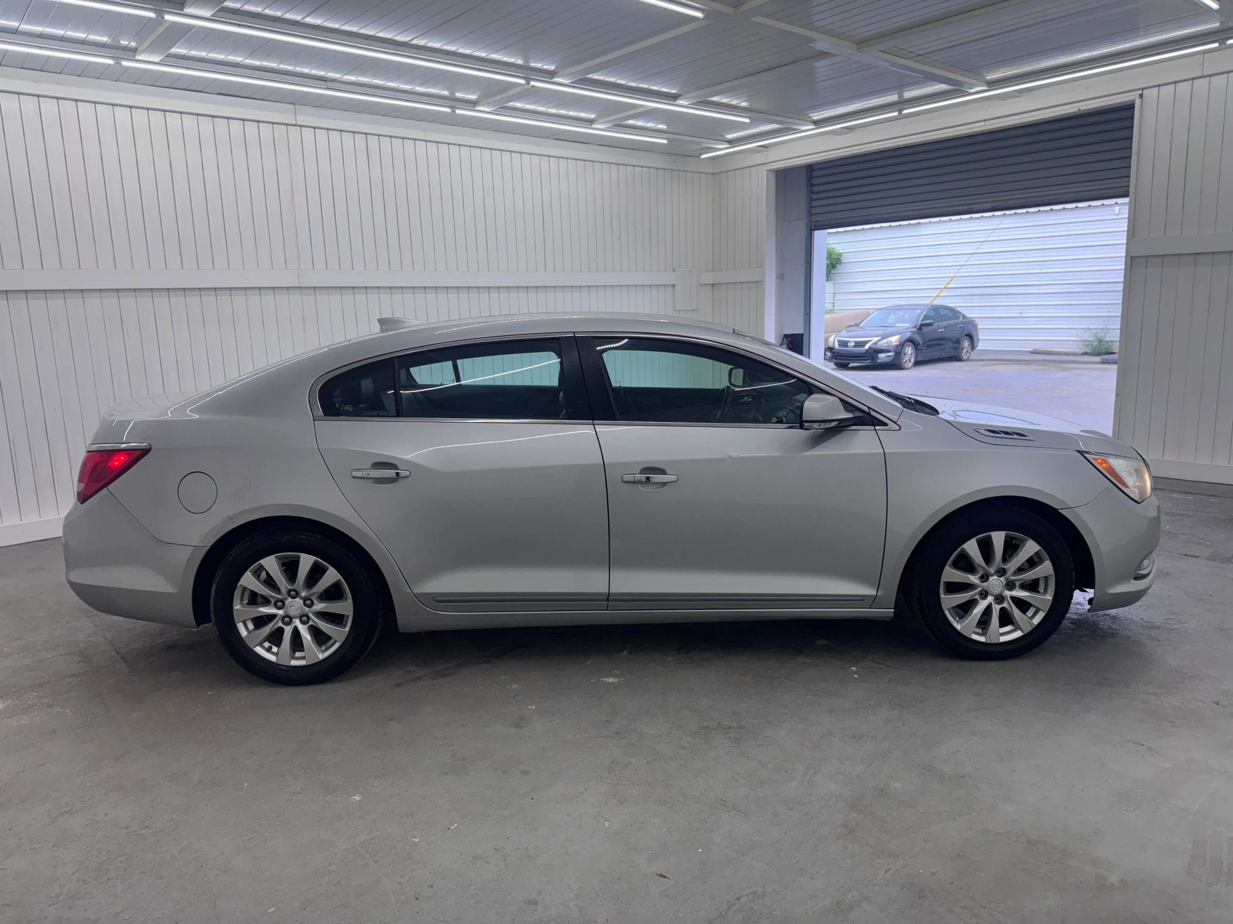 Used 2015 Buick LaCrosse Leather image 4