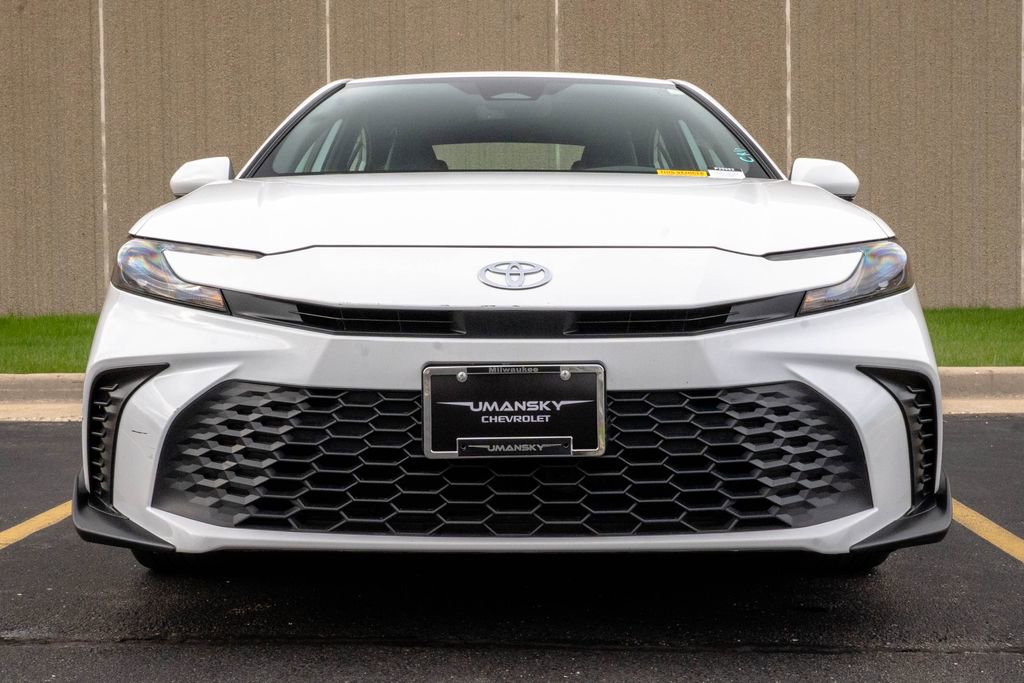 Used 2025 Toyota Camry SE w/ Convenience Package AWD/4WD image 3