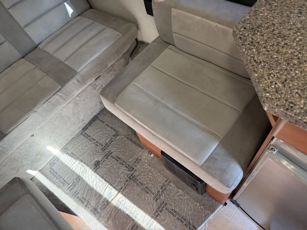 Used 2008 Dodge Sprinter 2500 w/ Trailer Tow Group image 55