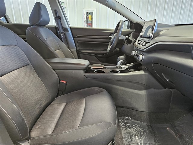 Used 2024 Nissan Altima 2.5 SV image 23