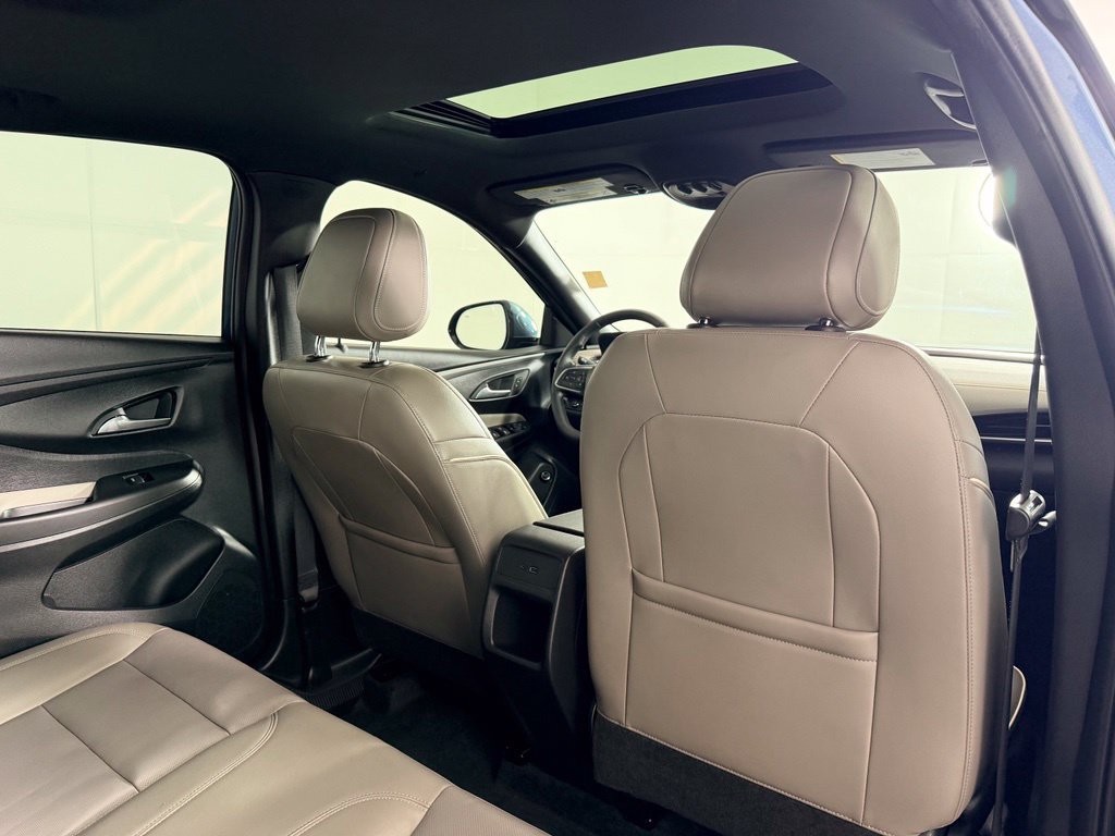 Used 2025 Buick Envista Avenir FWD image 38