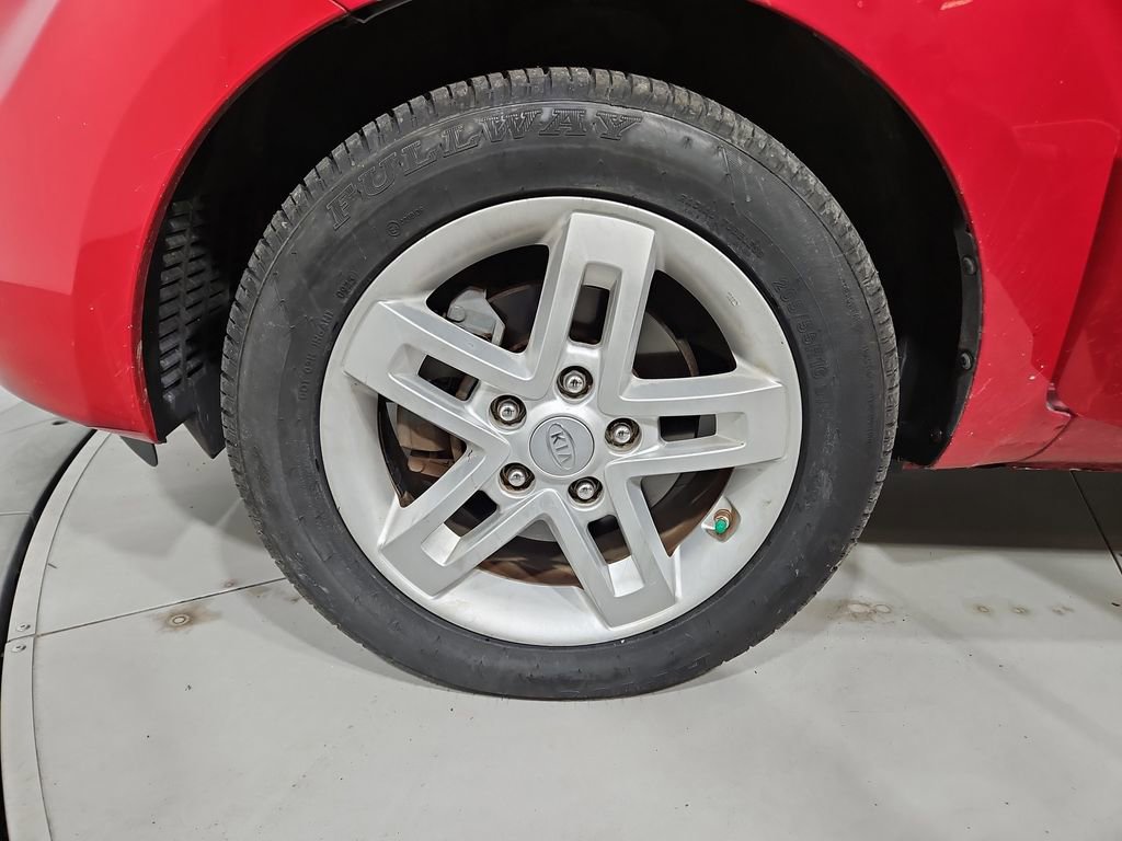 Used 2011 Kia Soul + image 25