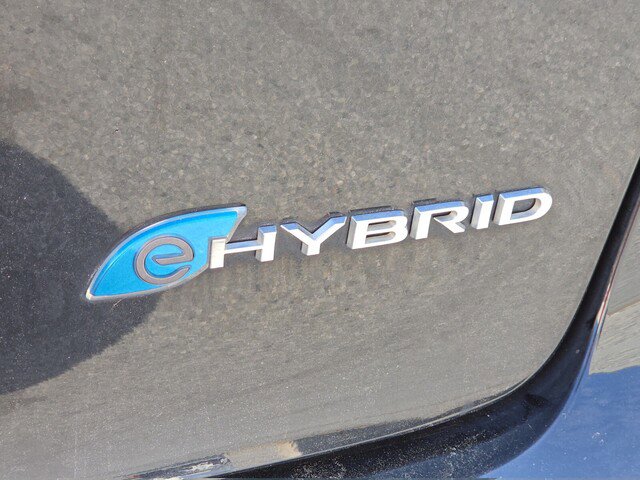 Used 2023 Chrysler Pacifica Touring-L image 30