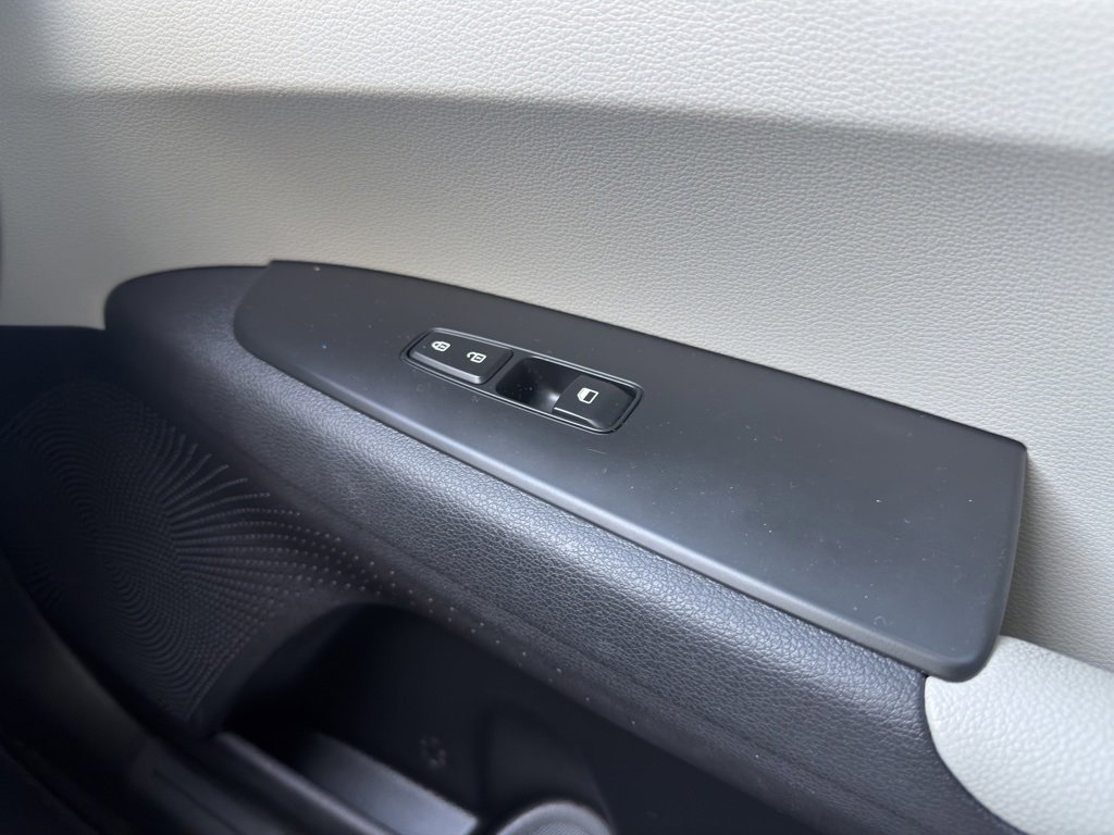 Used 2022 Kia Forte LXS image 23