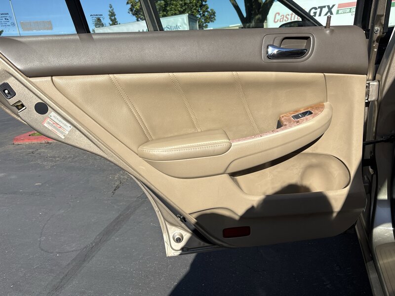 Used 2004 Honda Accord EX image 30