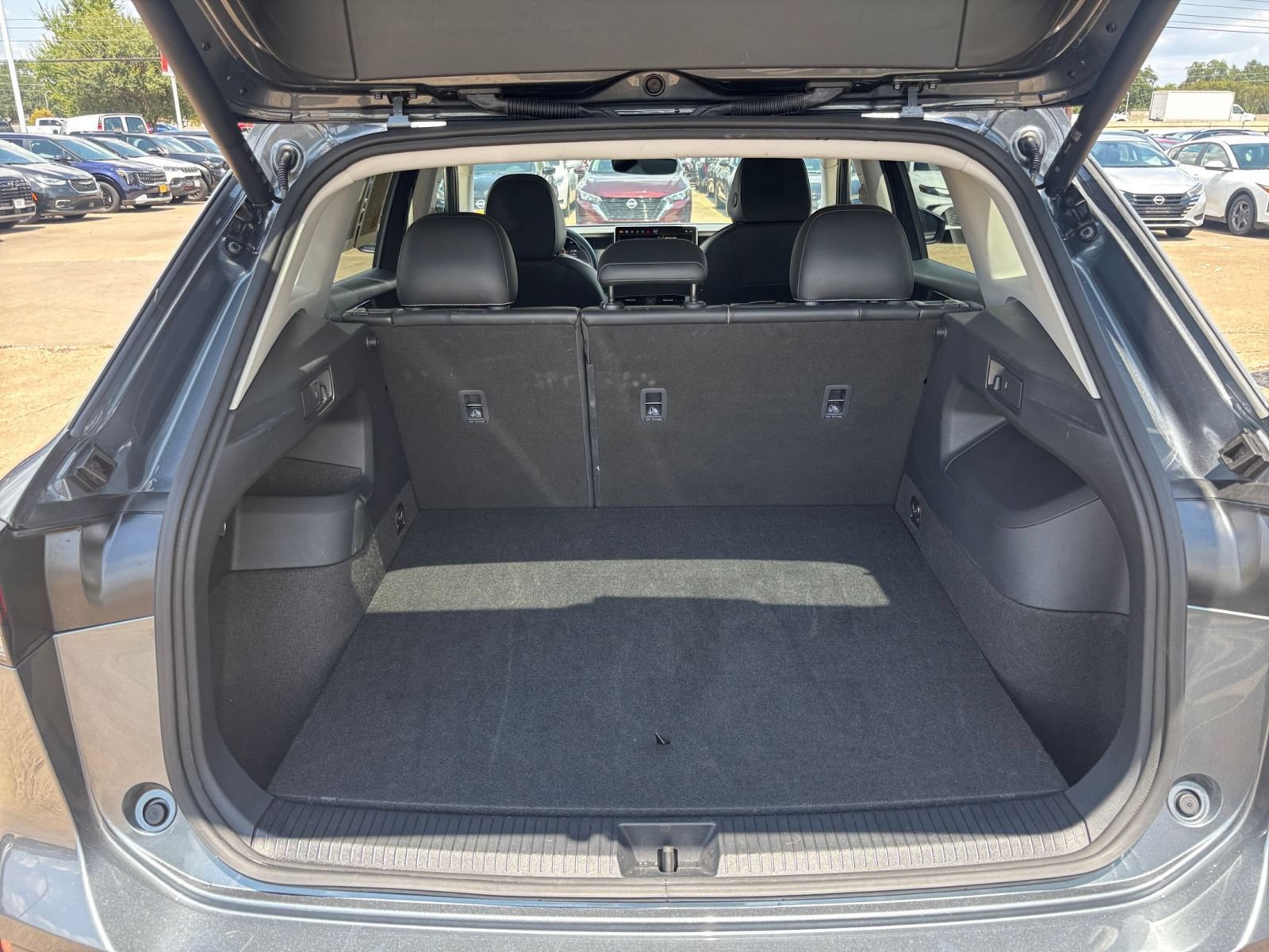 Used 2026 Volkswagen Tiguan SE AWD/4WD image 49