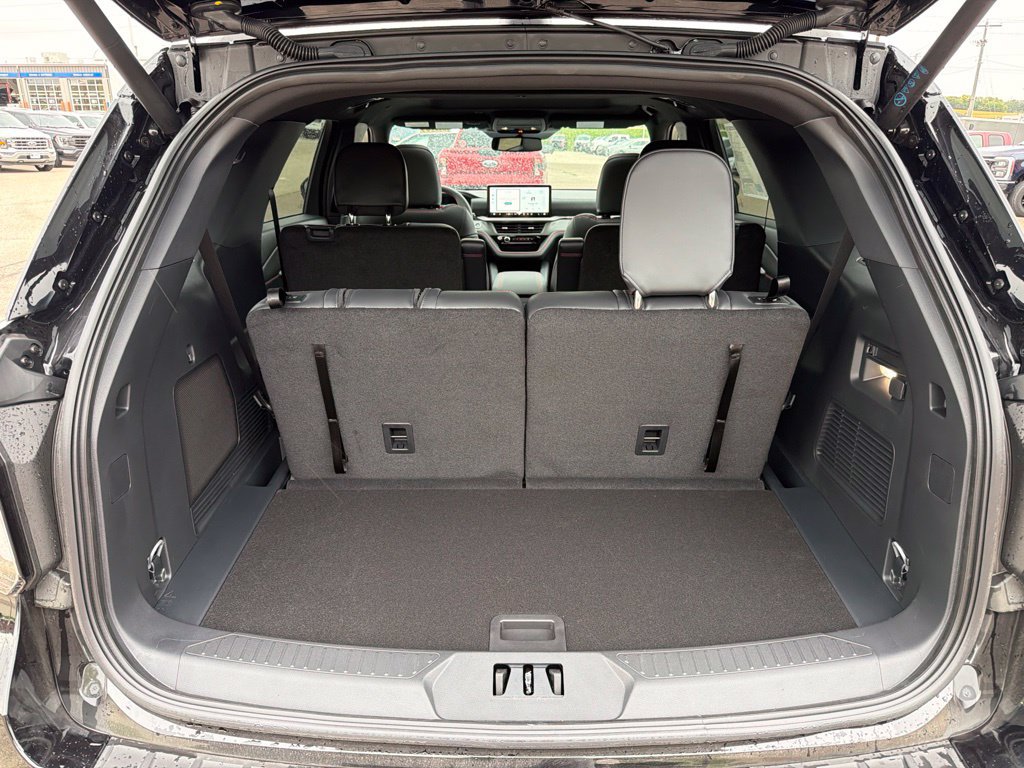 New 2026 Ford Explorer ST-Line w/ ST-Line Street Pack AWD/4WD image 19