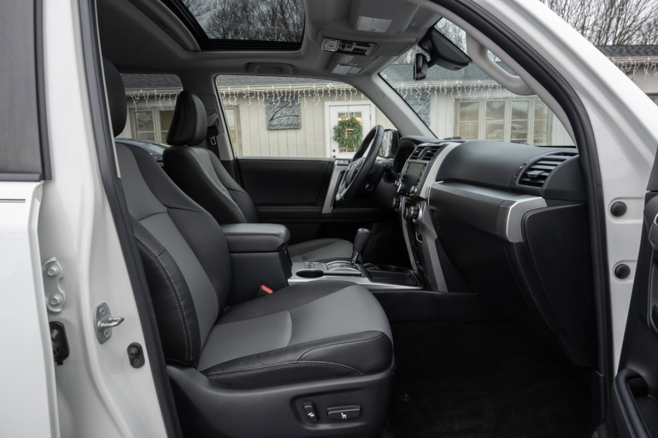 Used 2022 Toyota 4Runner SR5 Premium image 29