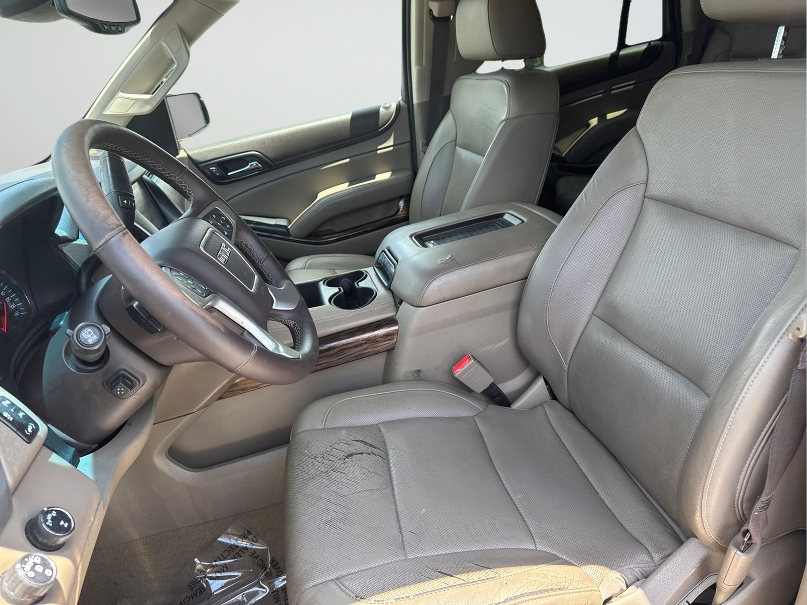 Used 2017 GMC Yukon SLT AWD/4WD image 25