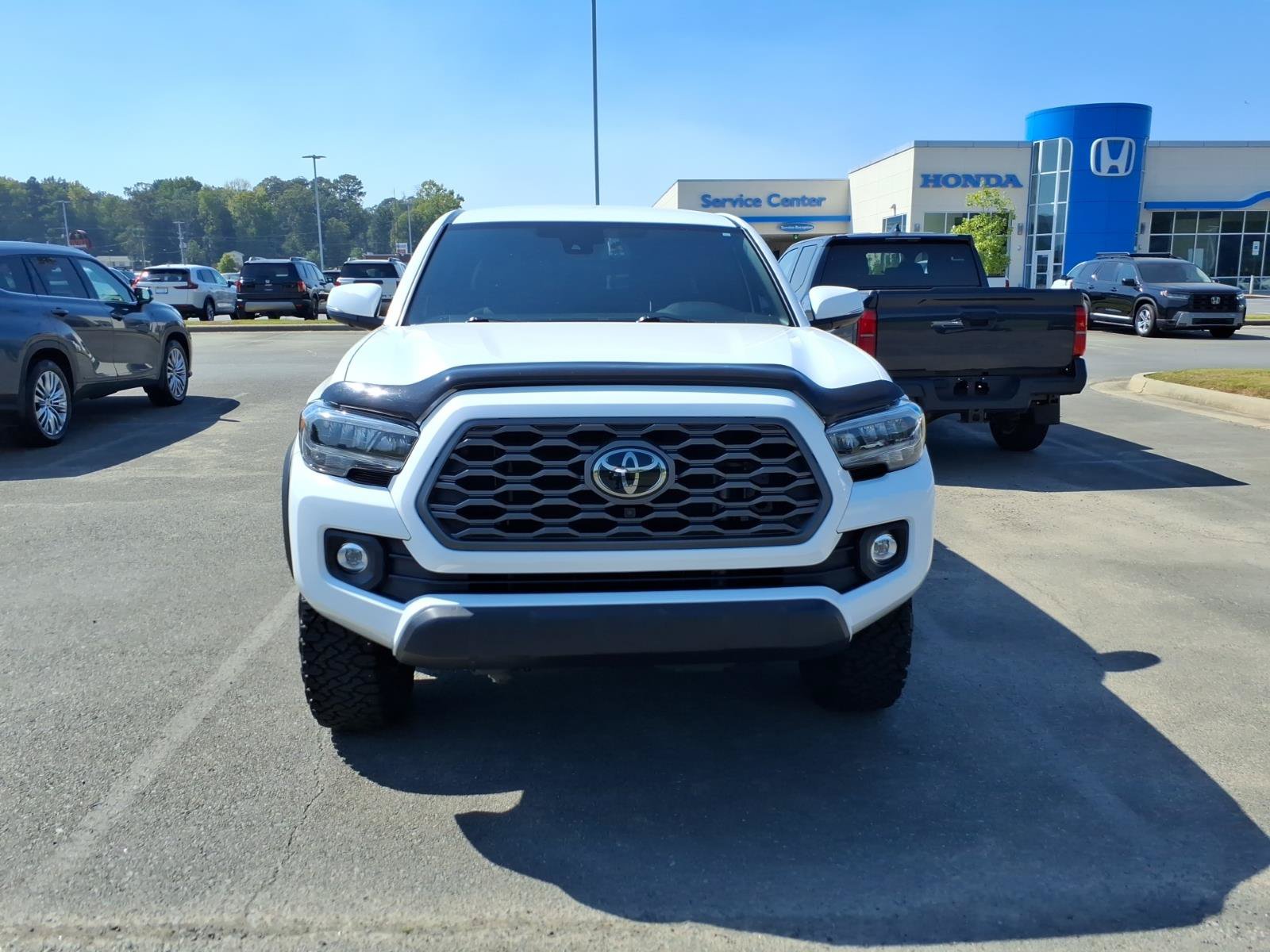 Used 2023 Toyota Tacoma TRD Off-Road w/ Advanced Technology Package AWD/4WD image 2