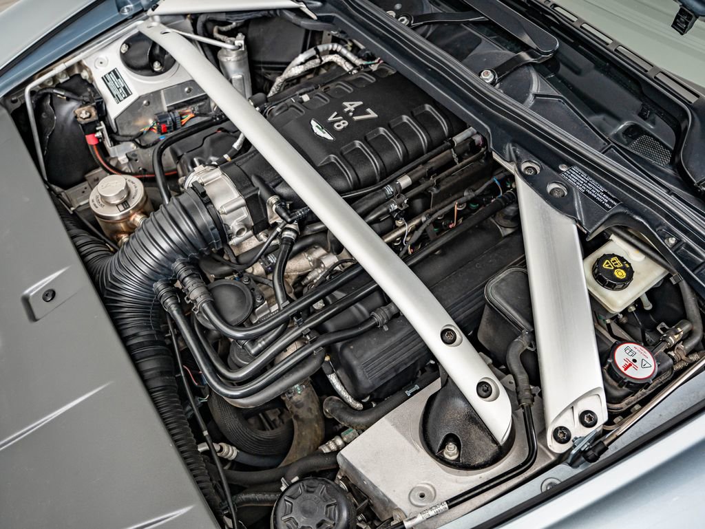 Used 2015 Aston Martin V8 Vantage GT RWD image 45