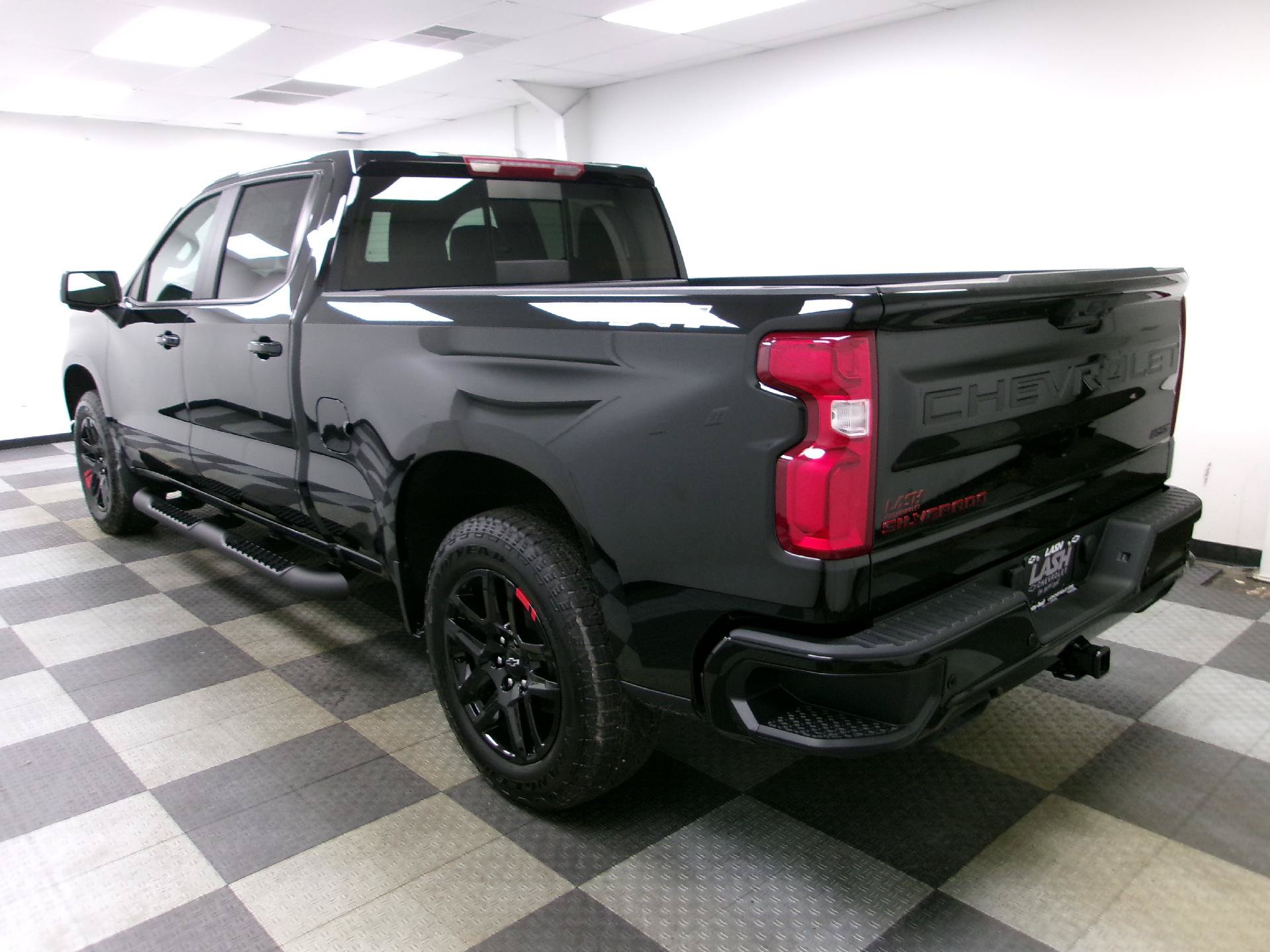 New 2026 Chevrolet Silverado 1500 RST w/ Redline Edition AWD/4WD image 2