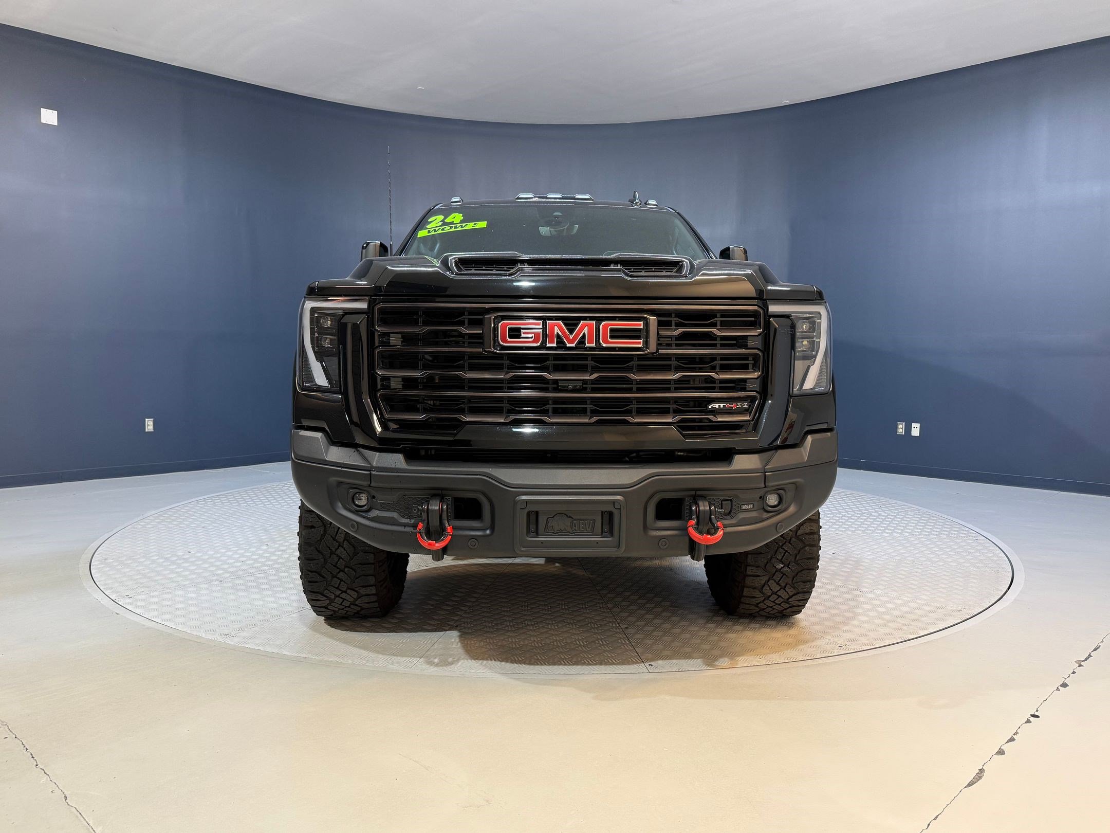 Used 2024 GMC Sierra 2500 AT4X w/ AT4X AEV Edition image 6