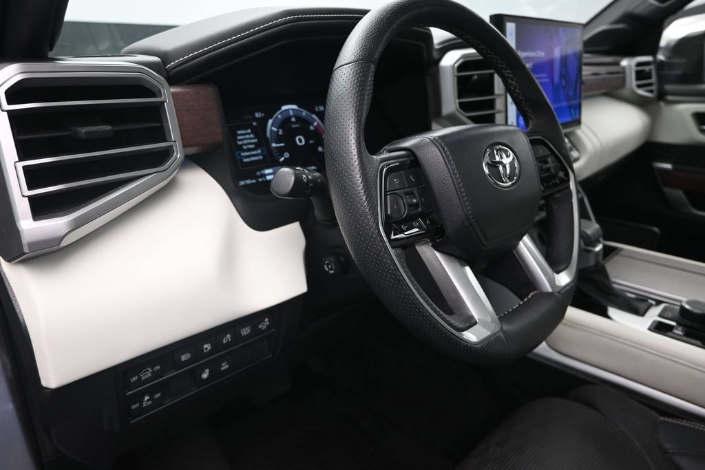 Used 2023 Toyota Sequoia Capstone AWD/4WD image 12