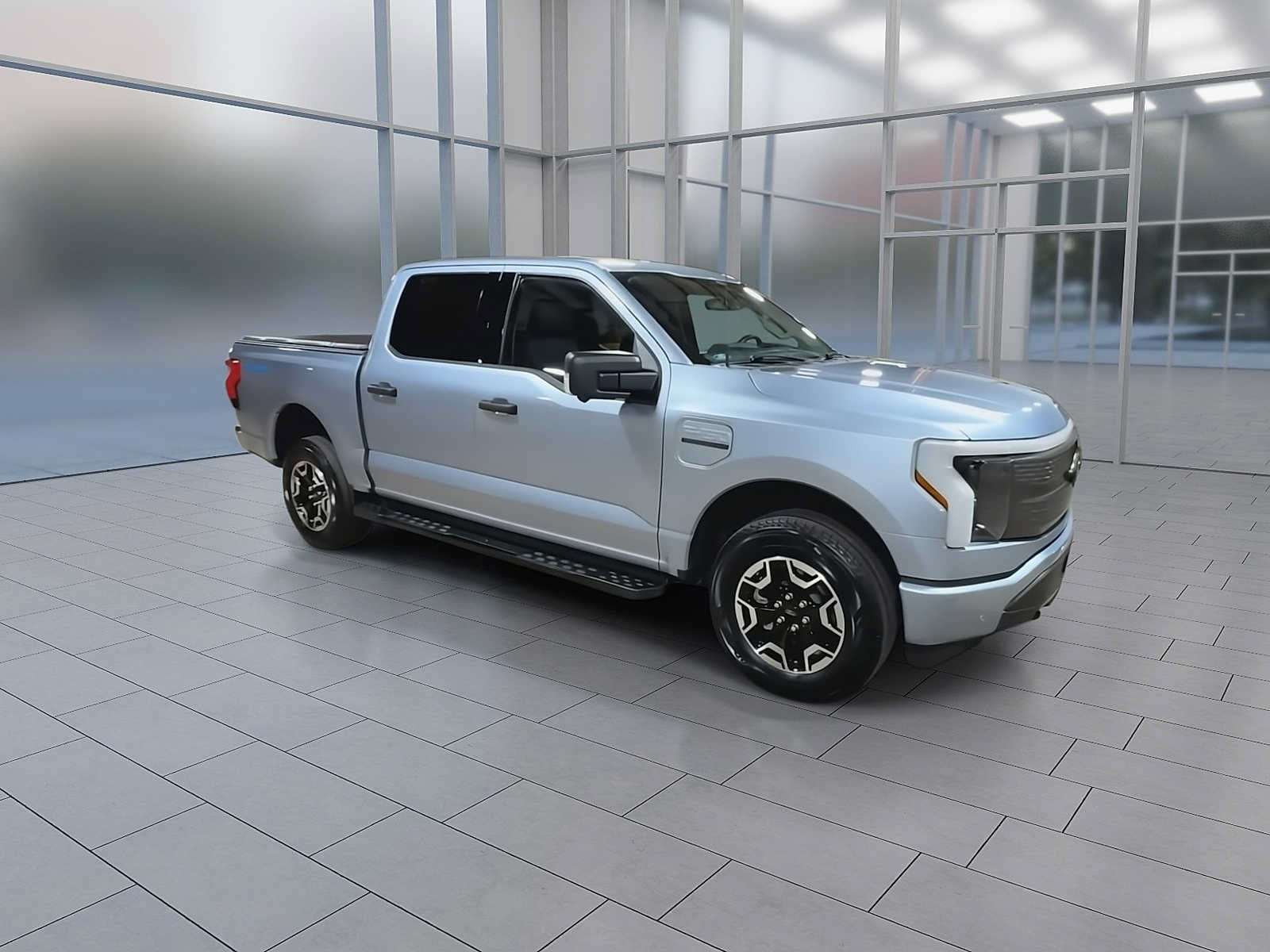 Used 2022 Ford F150 Lightning XLT AWD/4WD image 2