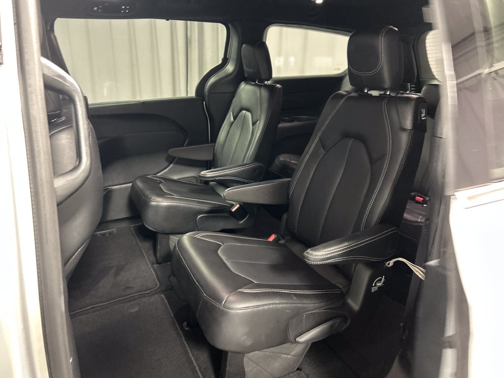 Used 2026 Chrysler Pacifica Select FWD image 23