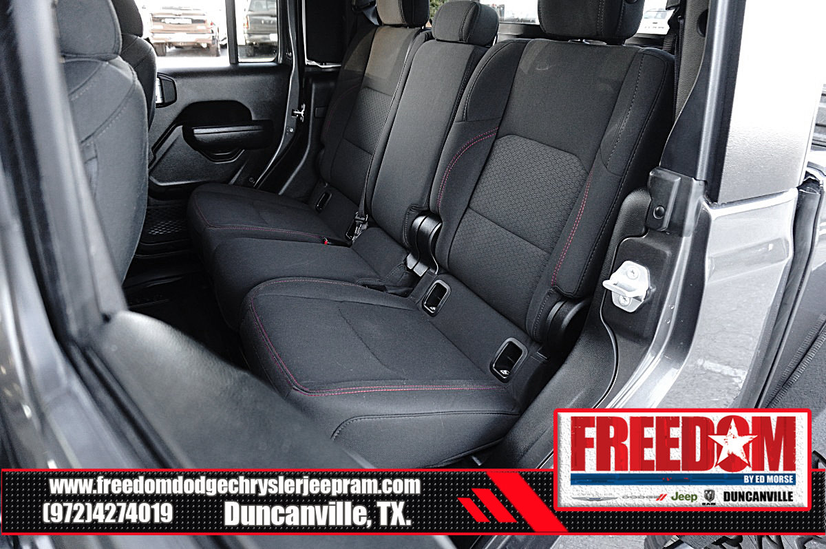 Used 2023 Jeep Gladiator Rubicon AWD/4WD image 14
