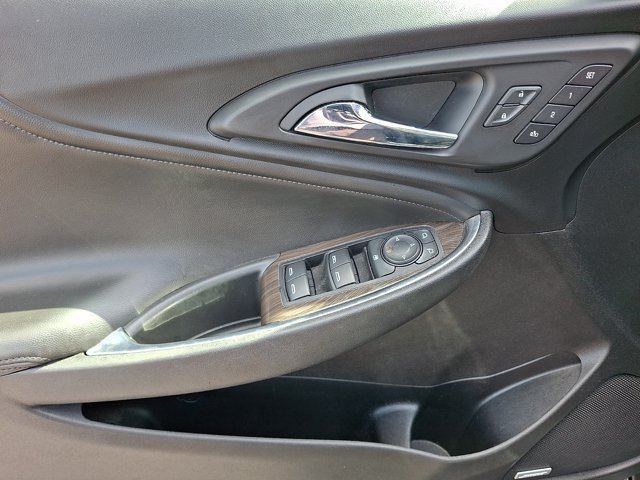 Used 2019 Chevrolet Malibu Premier w/ Sun and Wheel Package FWD image 16