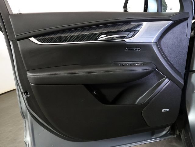 Used 2023 Cadillac XT6 Premium Luxury w/ LPO, Floor Liner Package AWD/4WD image 26