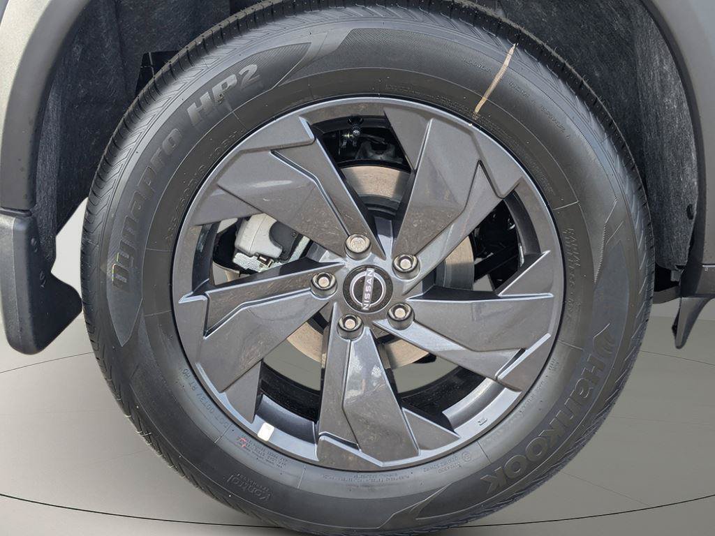 New 2026 Nissan Rogue SV AWD/4WD image 10