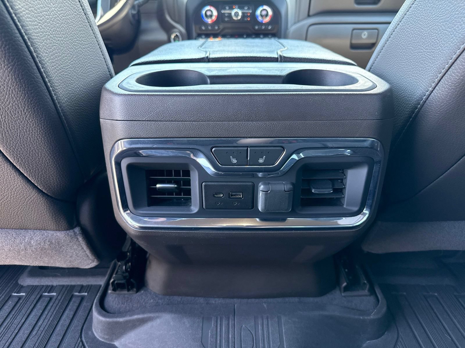 Used 2023 GMC Sierra 3500 Denali w/ Denali Ultimate Package AWD/4WD image 18