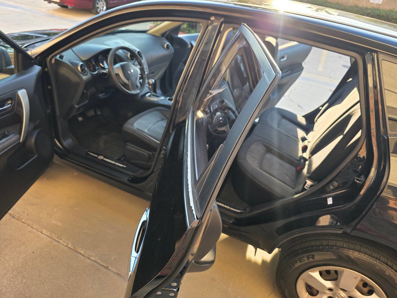 Used 2014 Nissan Rogue S image 18