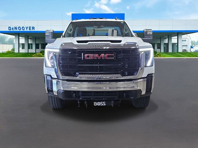 Used 2024 GMC Sierra 3500 Pro w/ Convenience Package AWD/4WD image 4