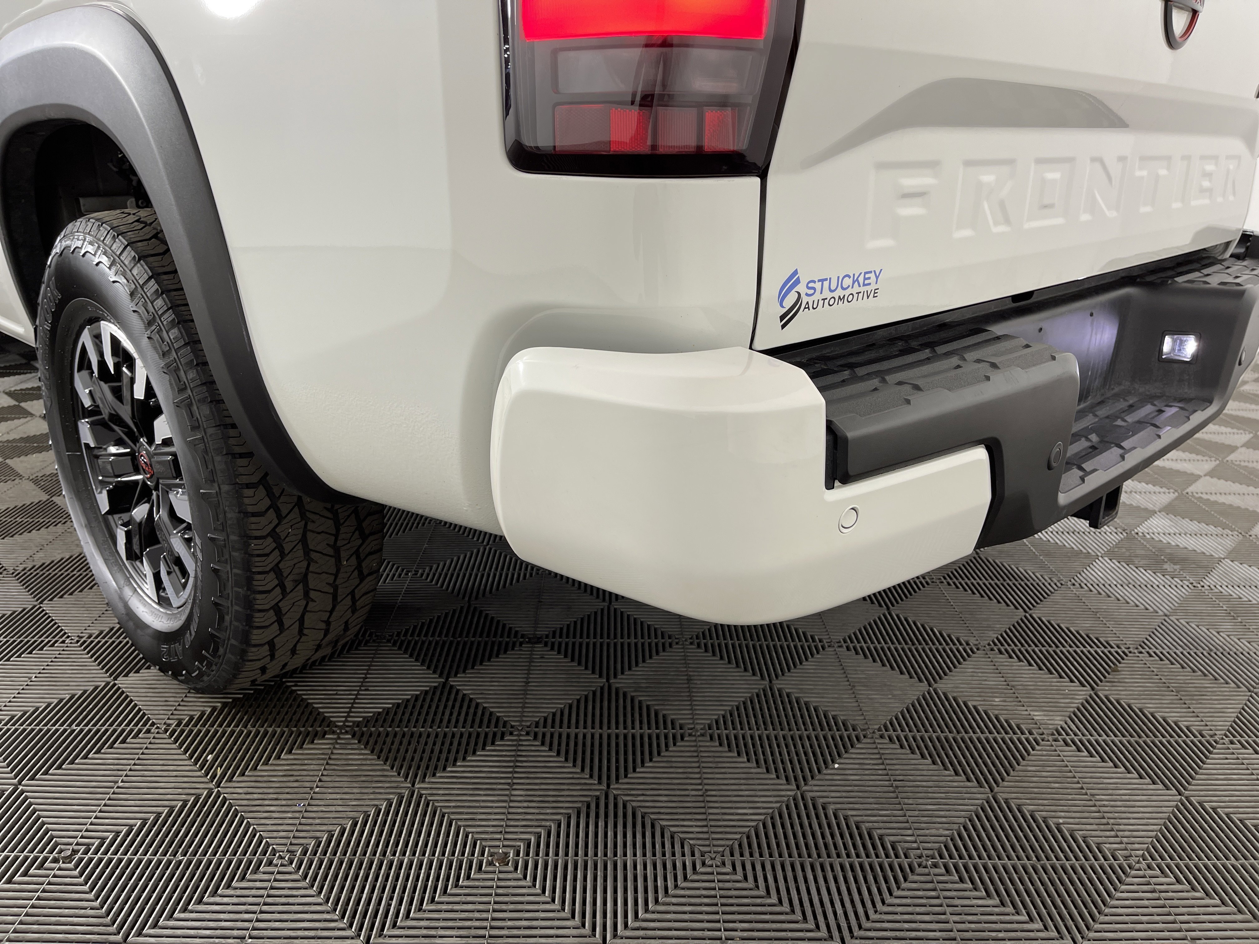 Used 2024 Nissan Frontier PRO-4X w/ Pro Convenience Package image 6