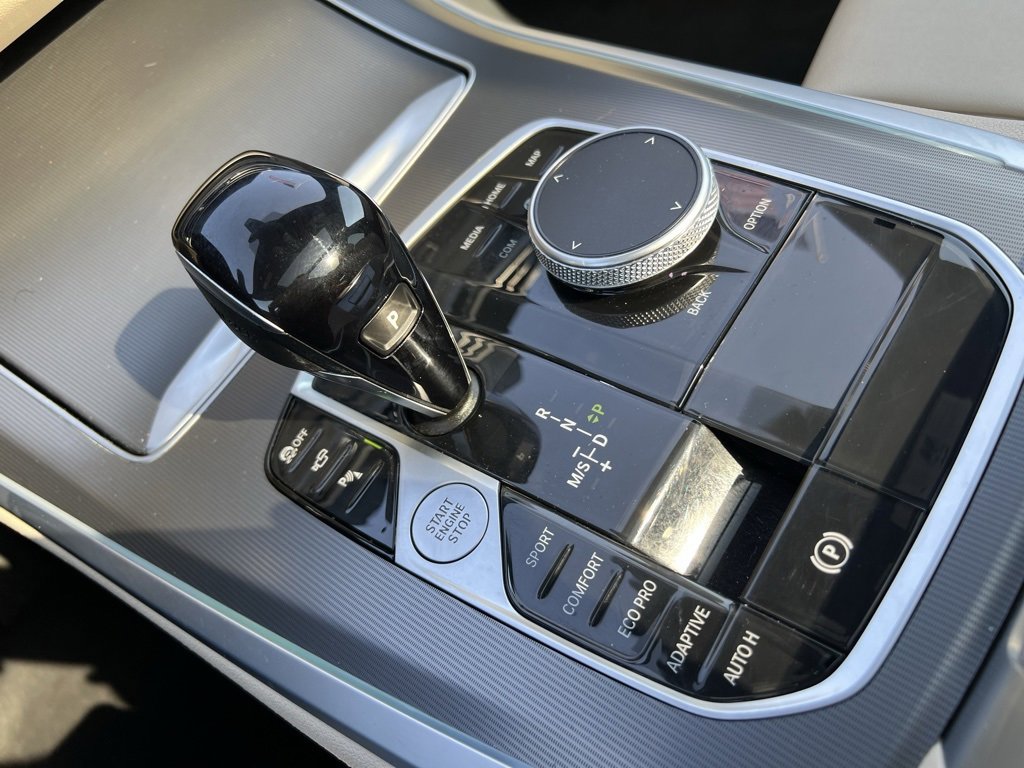 Used 2022 BMW X5 sDrive40i w/ Parking Assistance Package image 19