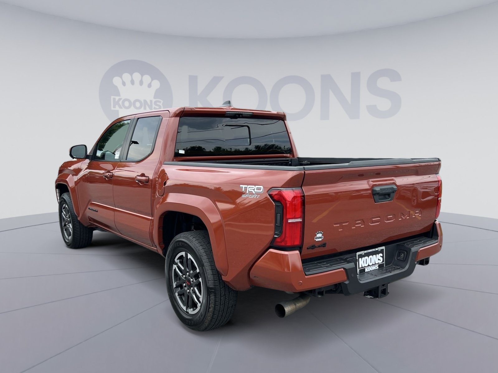 Used 2025 Toyota Tacoma TRD Sport w/ TRD Sport Premium Package AWD/4WD image 4