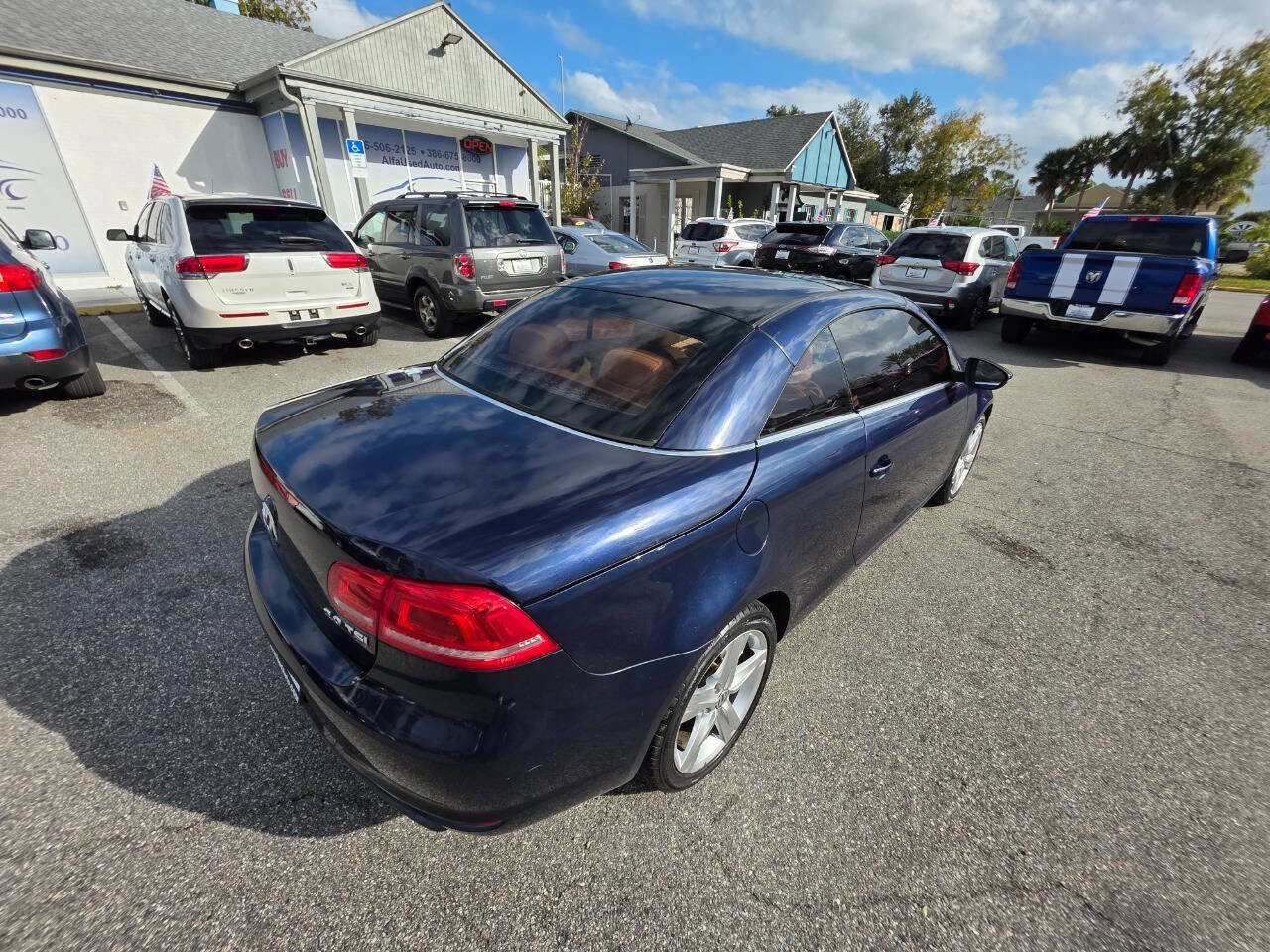 Used 2012 Volkswagen Eos Lux FWD image 21
