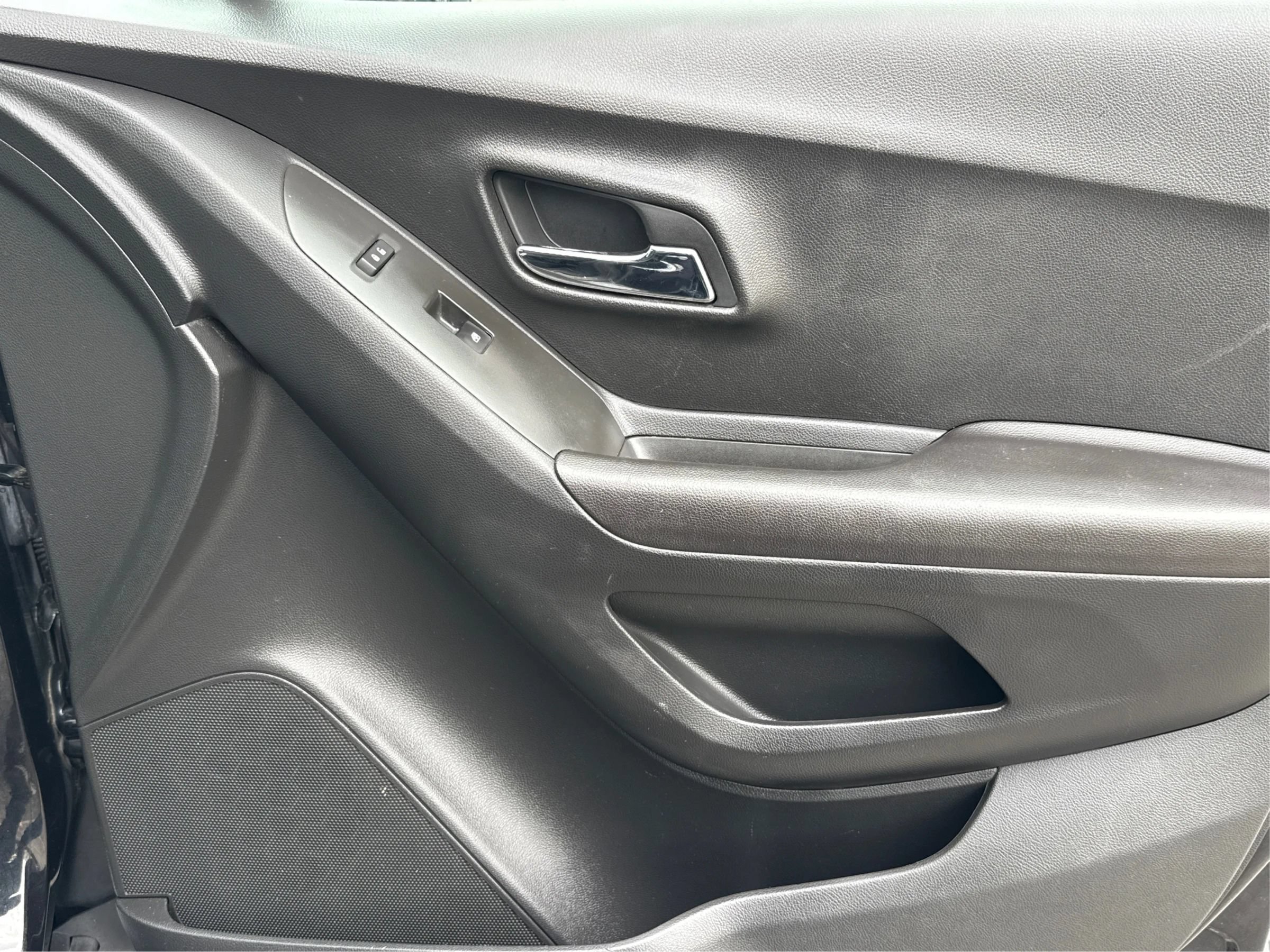 Used 2016 Chevrolet Trax LS FWD image 17