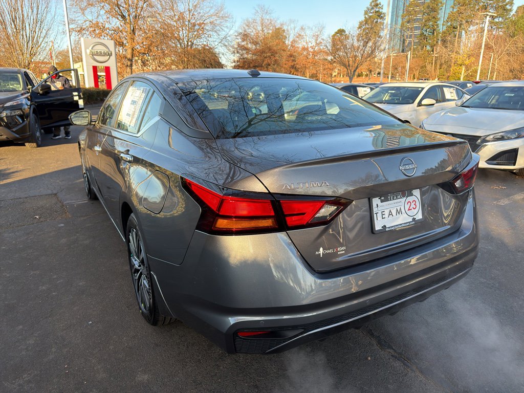 New 2025 Nissan Altima 2.5 SV image 5