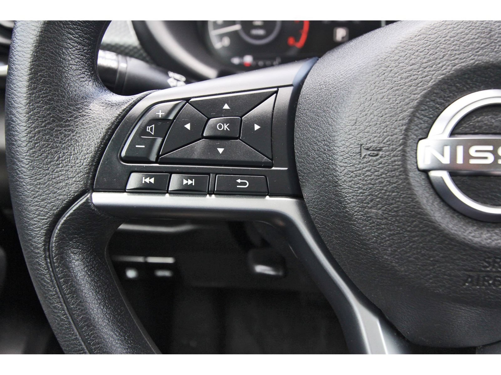 Certified 2023 Nissan Kicks SV FWD image 18