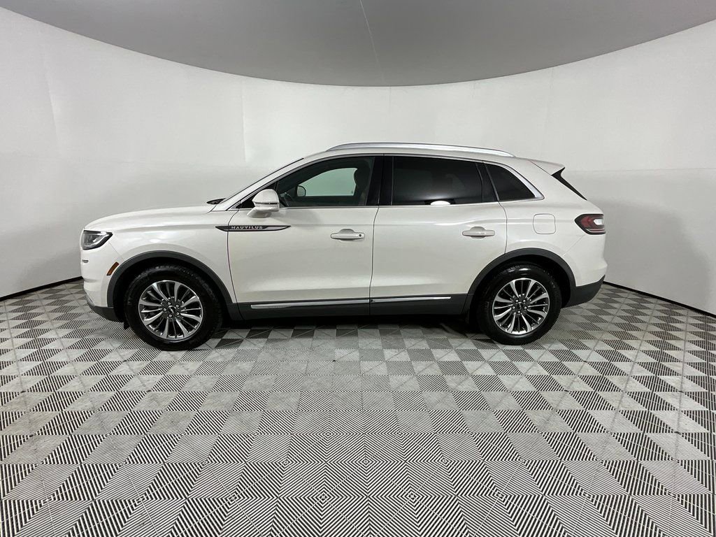 Certified 2023 Lincoln Nautilus Reserve image 2