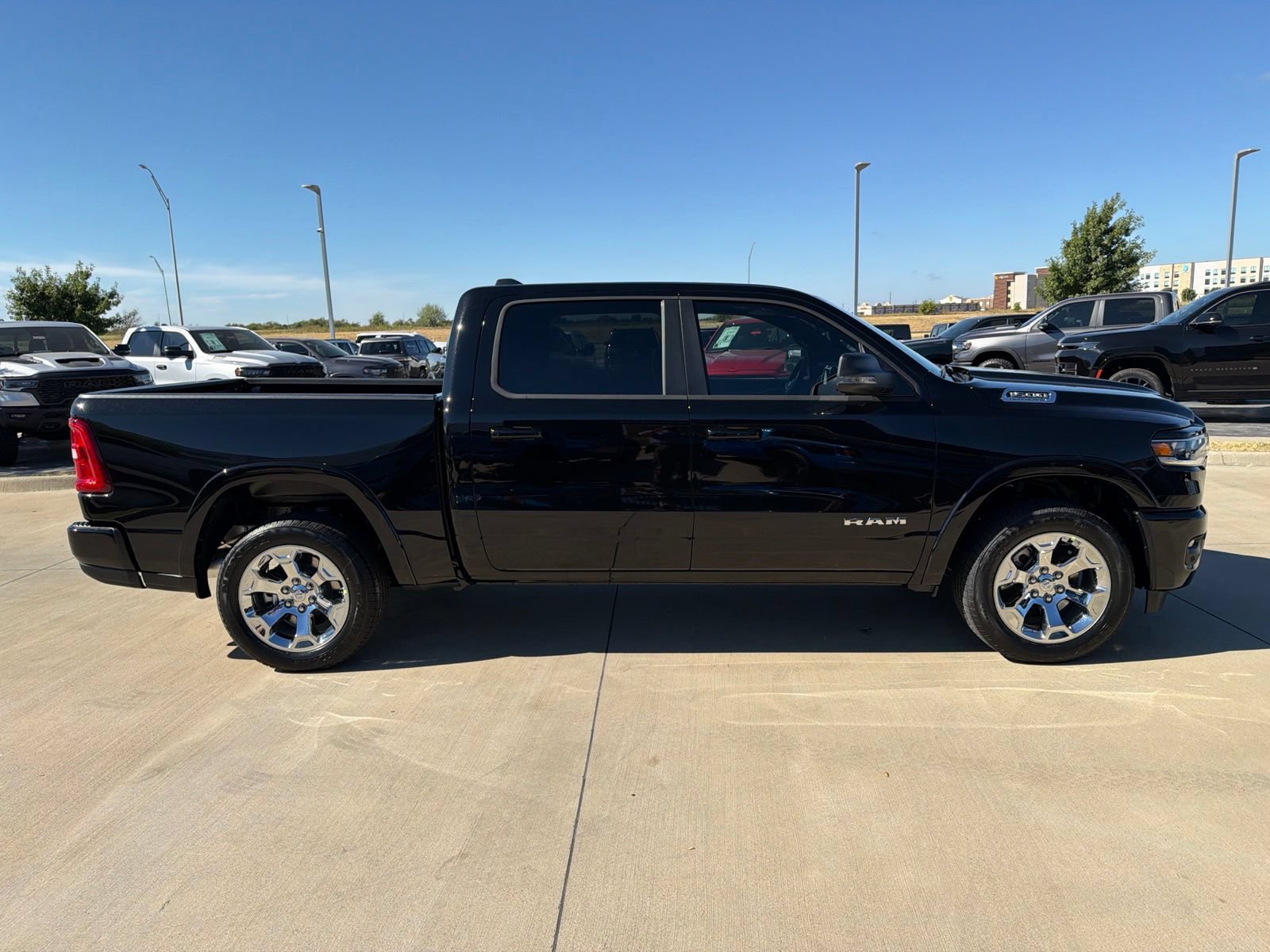 New 2027 RAM 1500 4x4 Crew Cab image 6