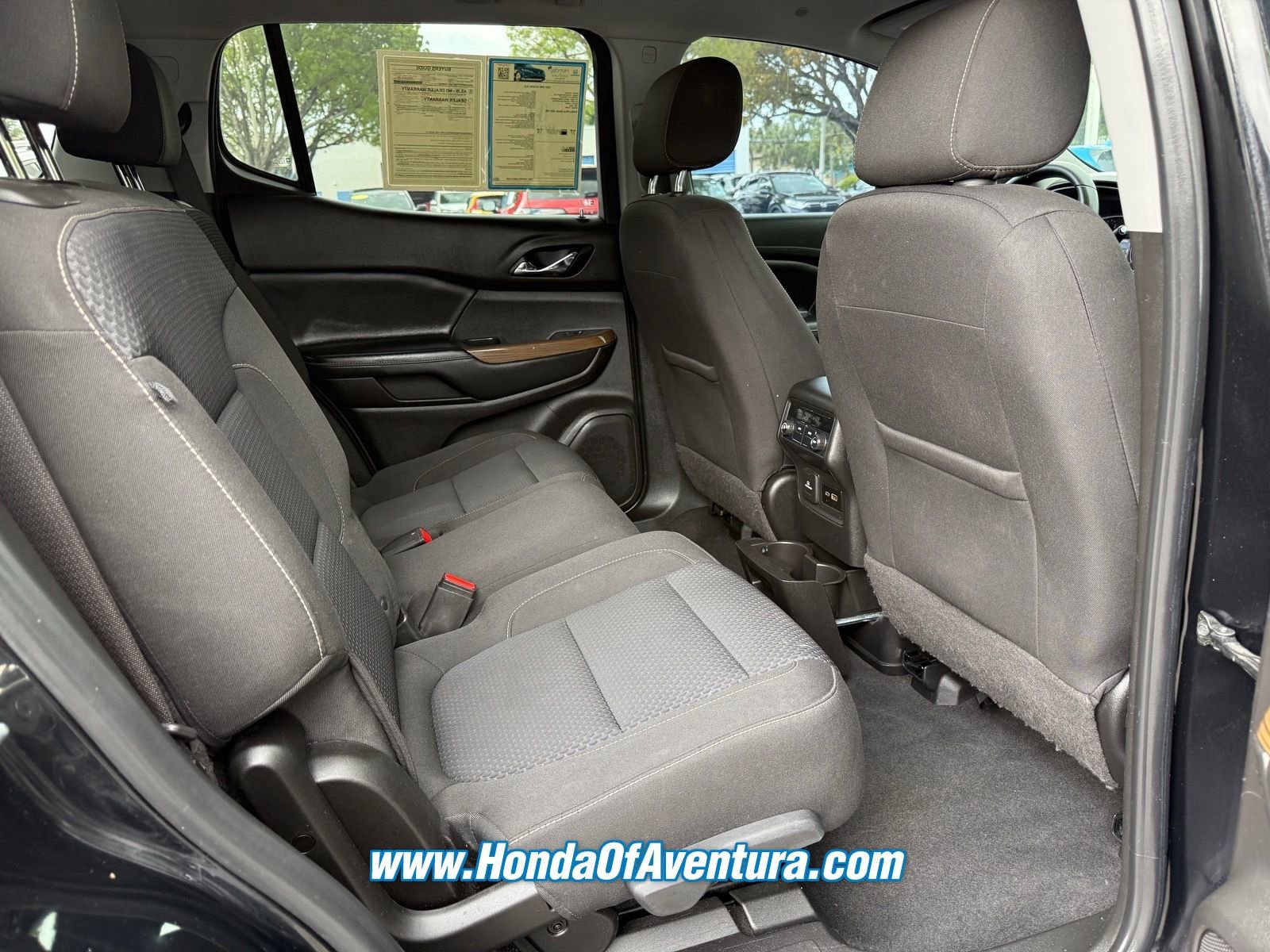 Used 2021 GMC Acadia SLE w/ Driver Convenience Package image 10