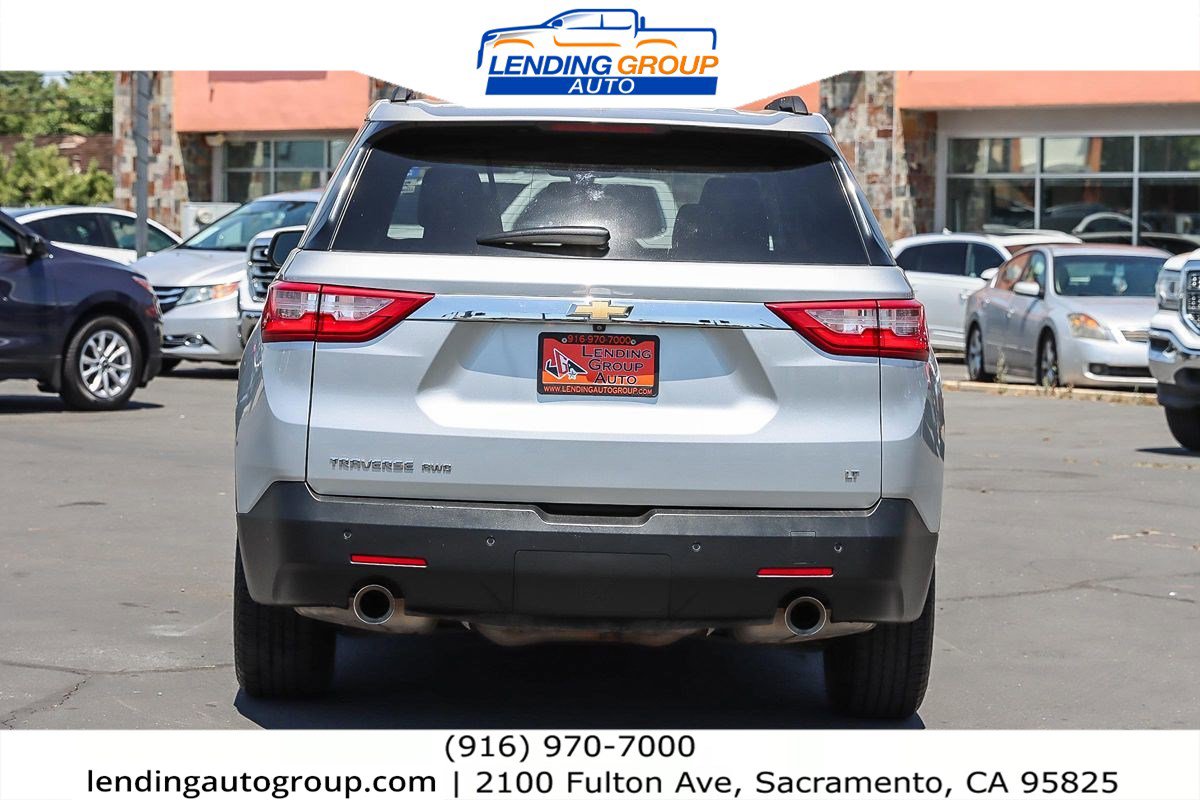 Used 2021 Chevrolet Traverse LT image 3